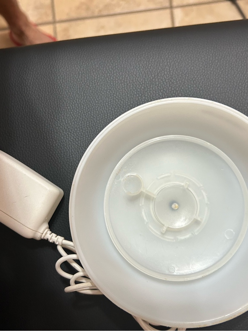 Doterra Essential Oil Diffuser in White and Lavender - Picture 3 of 3